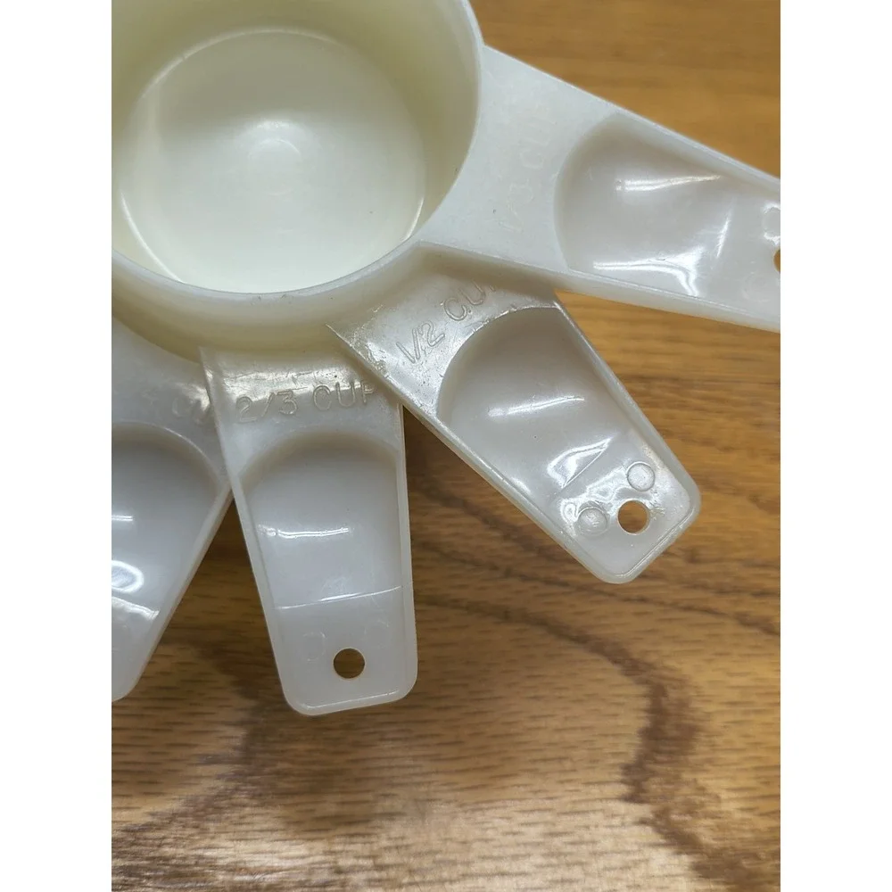 Tupperware #761‎ White/Translucent 5 Measuring Cup Set